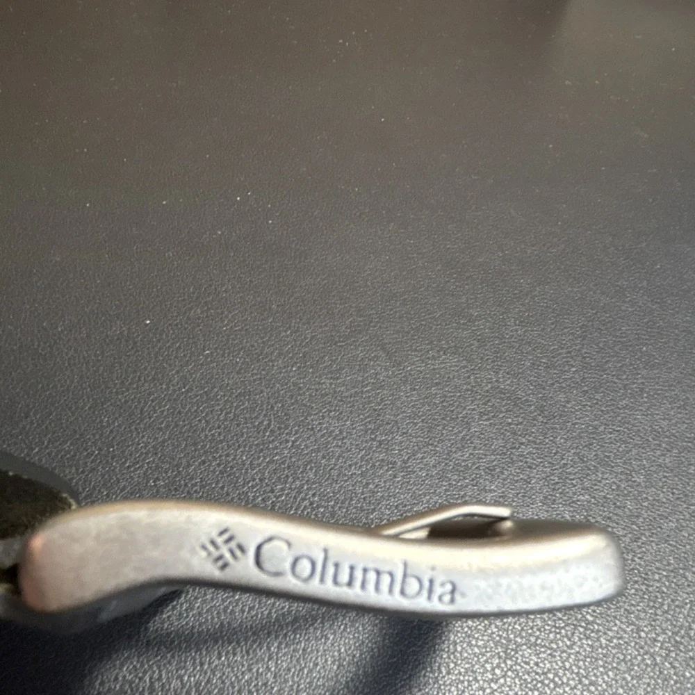 Columbia Men's Black Leather Adjustable 1.5 